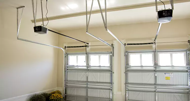 Residential Emergency Garage Door Repair in Sunset, FL